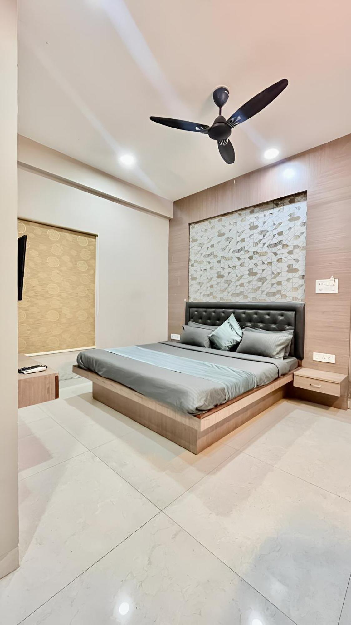 Hotel Evanka Индаур Экстерьер фото