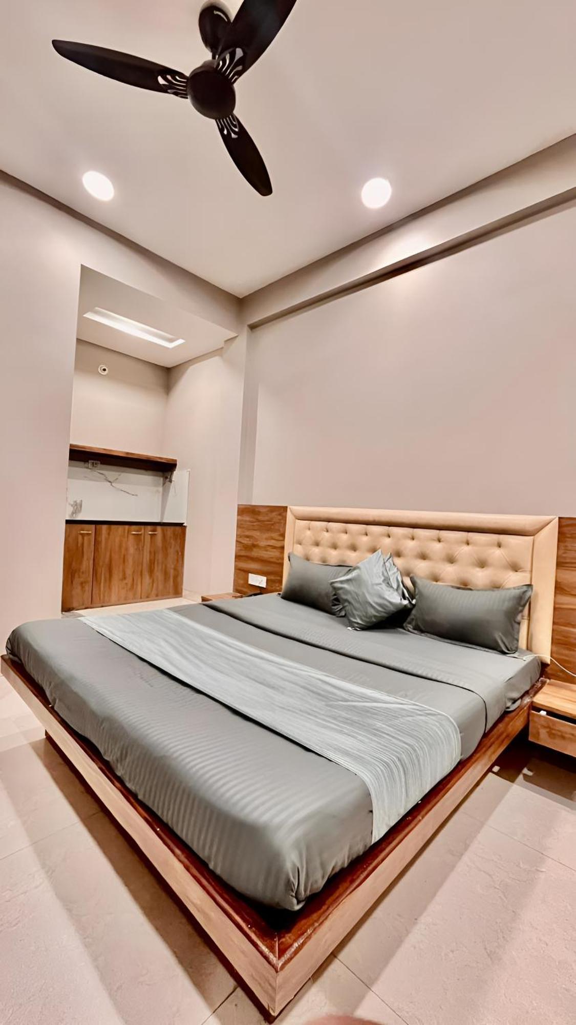 Hotel Evanka Индаур Экстерьер фото